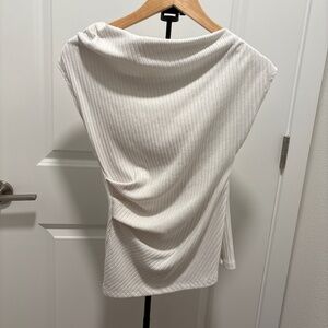 ASYMMETRIC RIBBED TOP